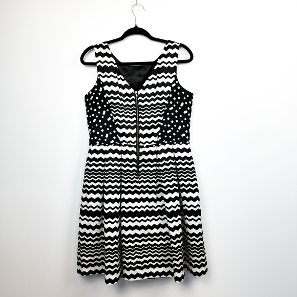 Julian Taylor New York Black & White Striped Mid Length Dress - Picture 12 of 12